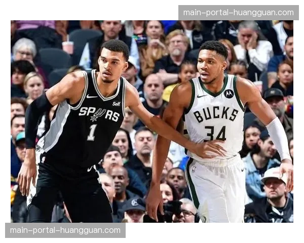 特写：维克托·文班亚马现身巴黎，为法国男篮征战奥运会造势