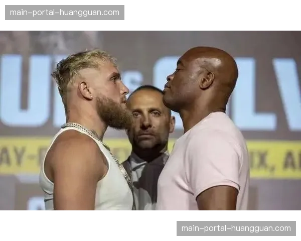 从称重对视到赛后医疗室，记录UFC 302一位落败新星的24小时